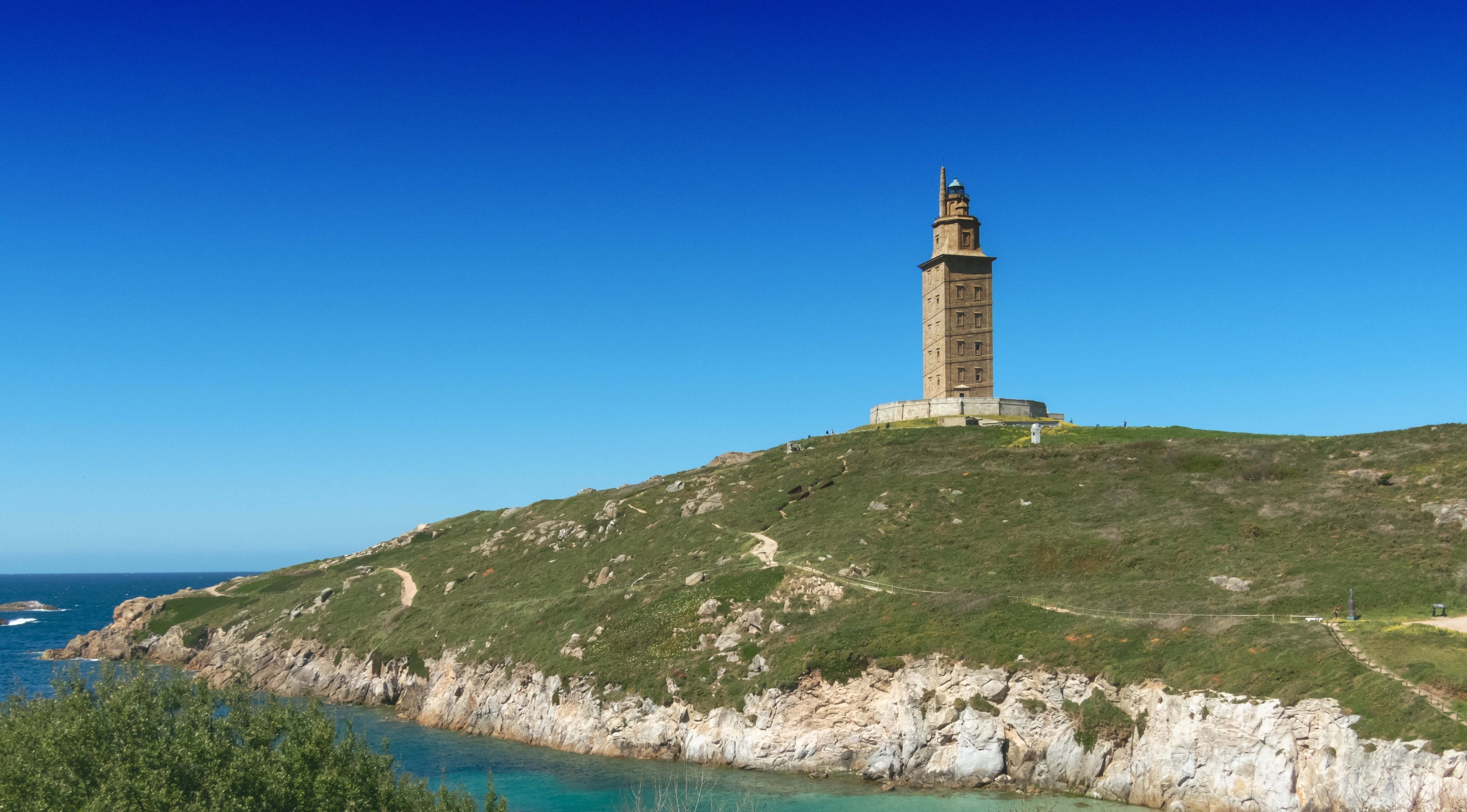 Difersa & Primavinia desembarca en A Coruña cerrando la compra de Exclusivas Limia S.L.