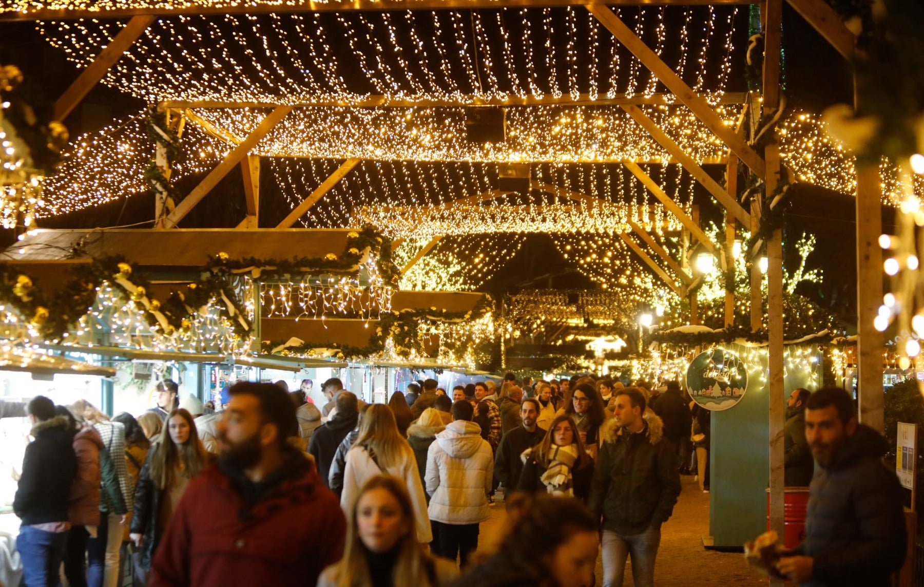 Difersa & Primavinia proveedor exclusivo del mercado de navidad de Vigo 2024.